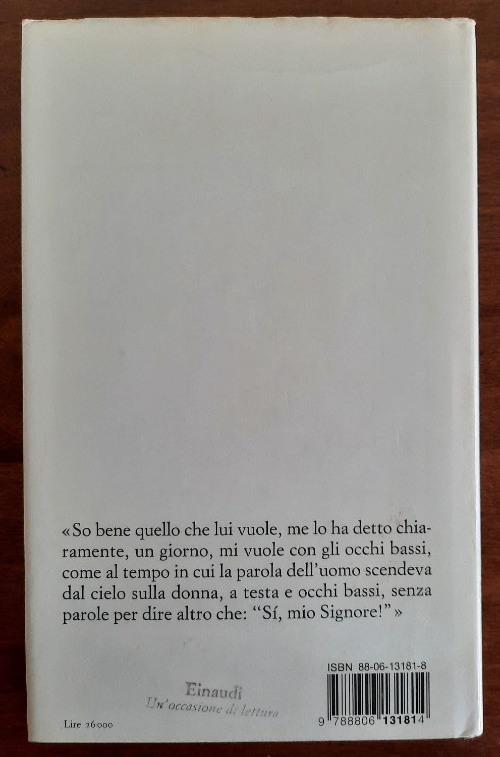 A occhi bassi - Einaudi - Libreria Biellese