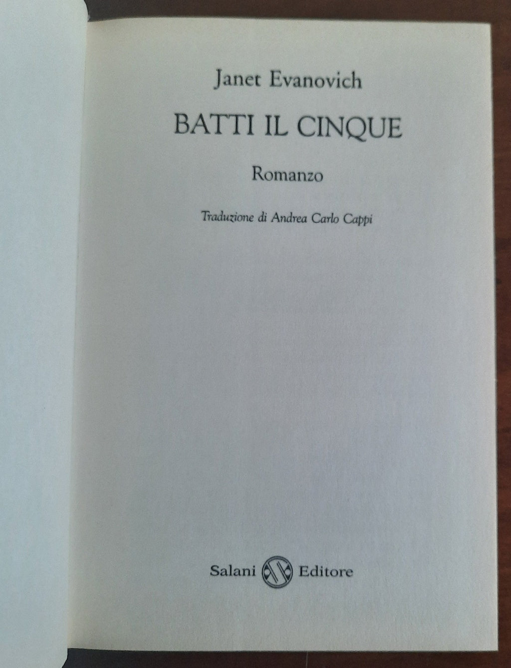 Batti il cinque - Janet Evanovich - Libreria Biellese