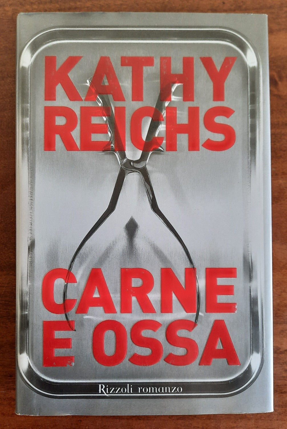Carne e ossa - Rizzoli - Libreria Biellese