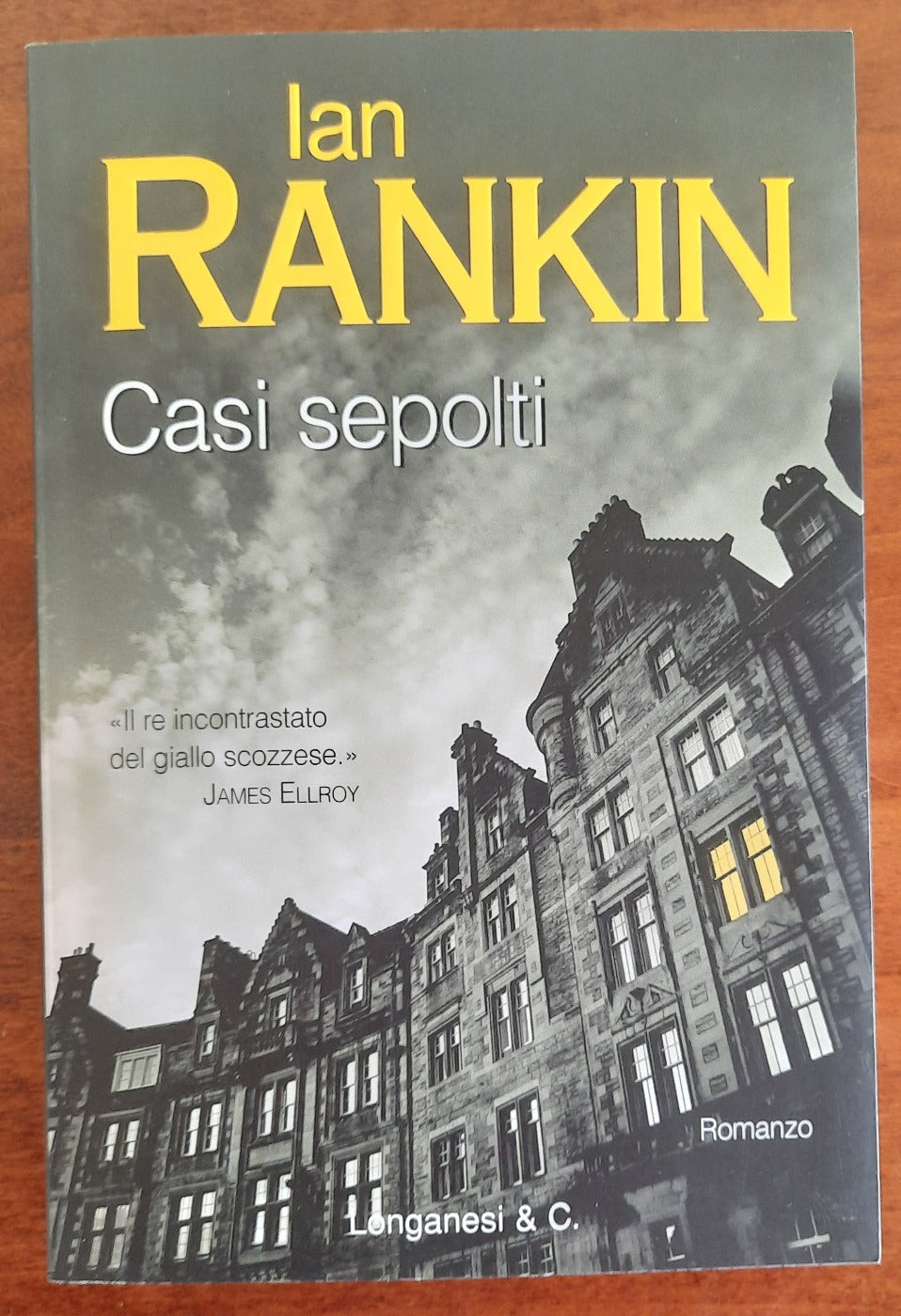 Casi sepolti - di Ian Rankin - Libreria Biellese