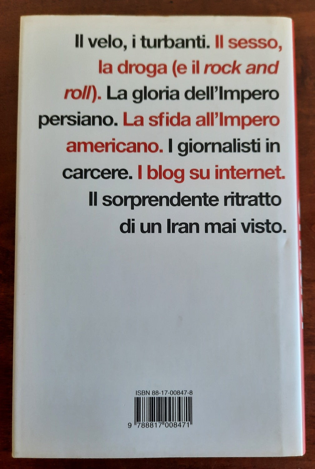 Chador. Nel cuore diviso dell’Iran - Libreria Biellese