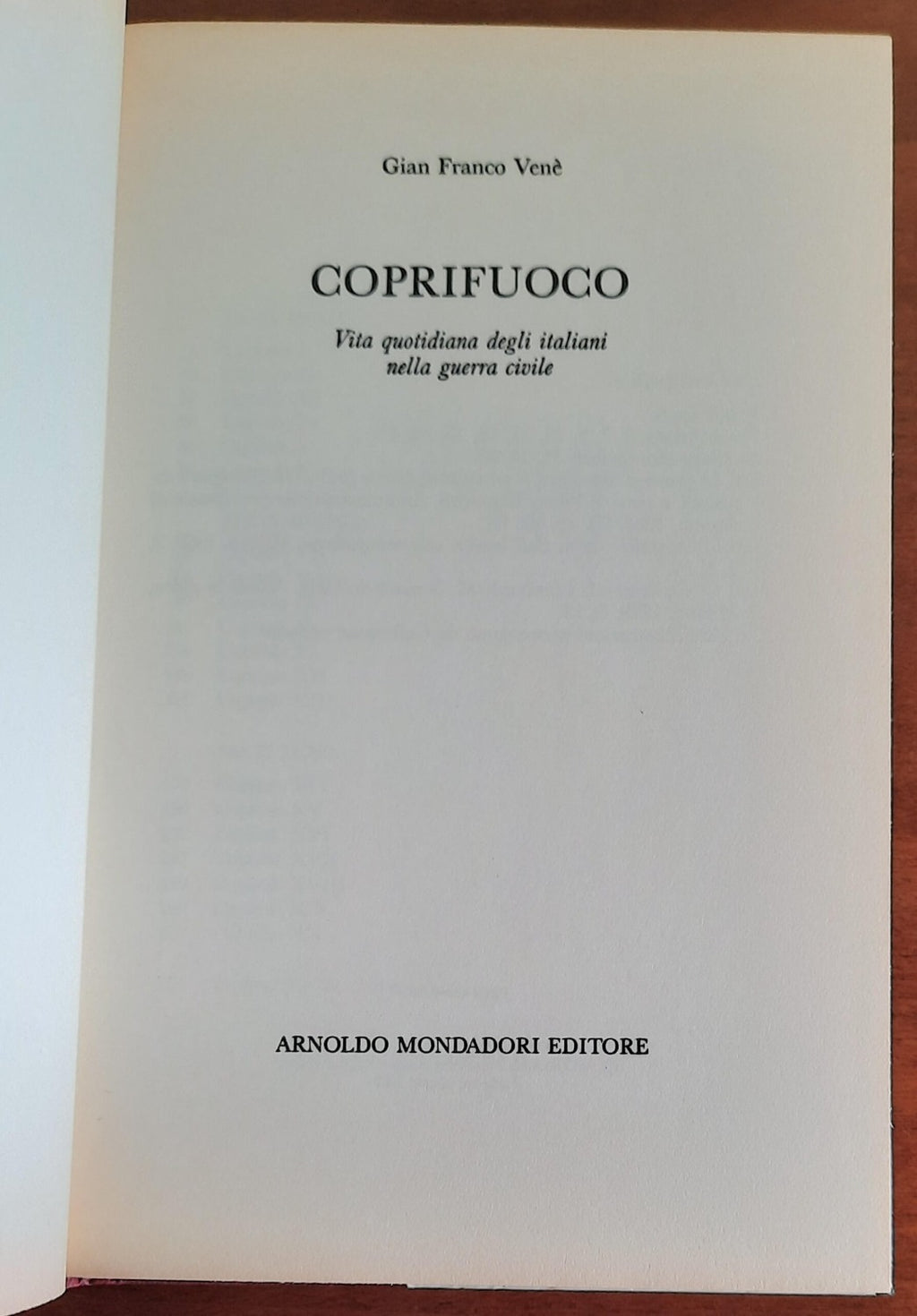 Coprifuoco. Vita quotidiana degli italiani nella guerra civile - Libreria Biellese