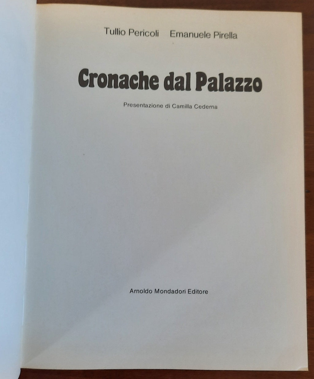 Cronache dal palazzo - Libreria Biellese