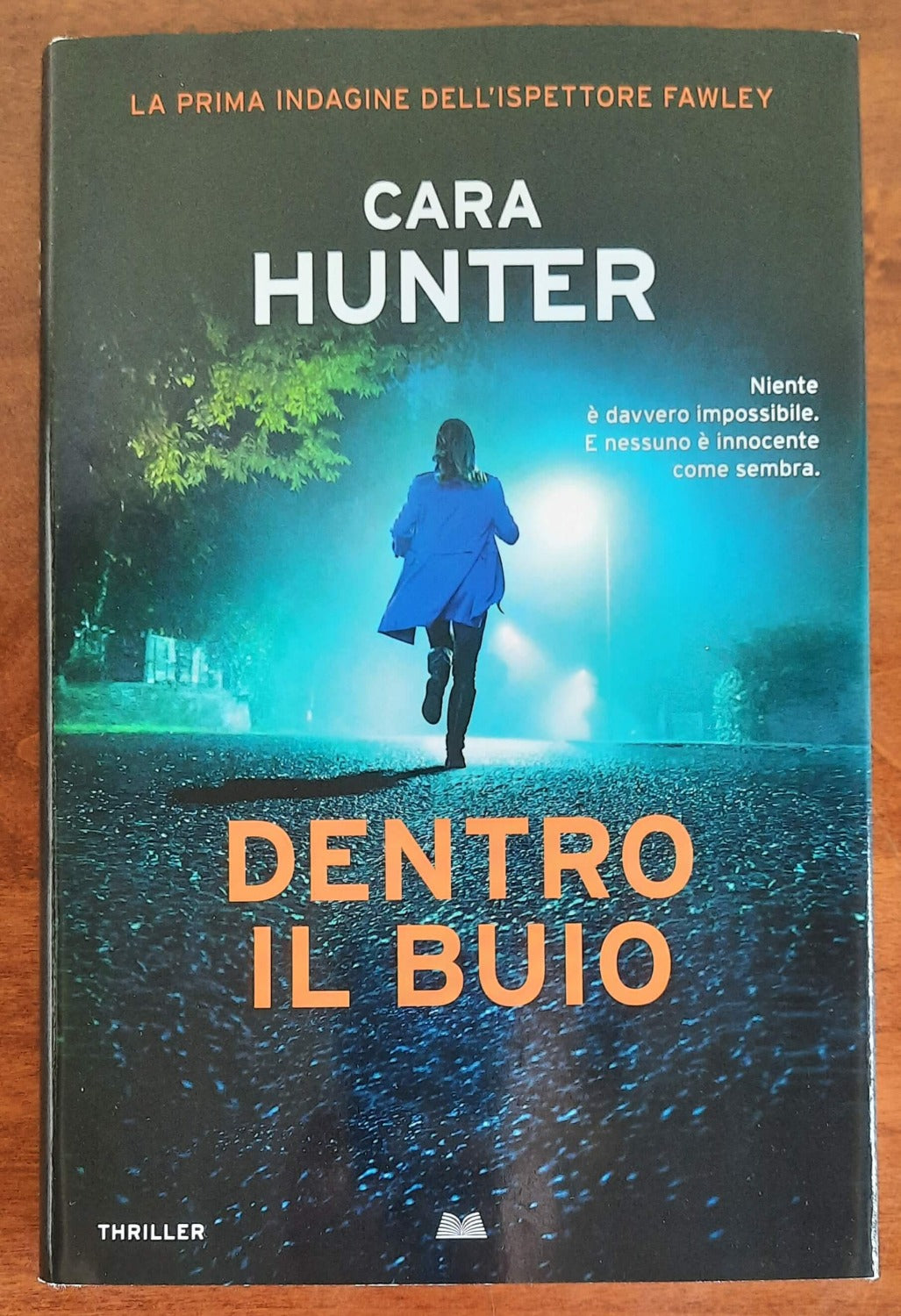 Dentro il buio - Mondolibri - 2020