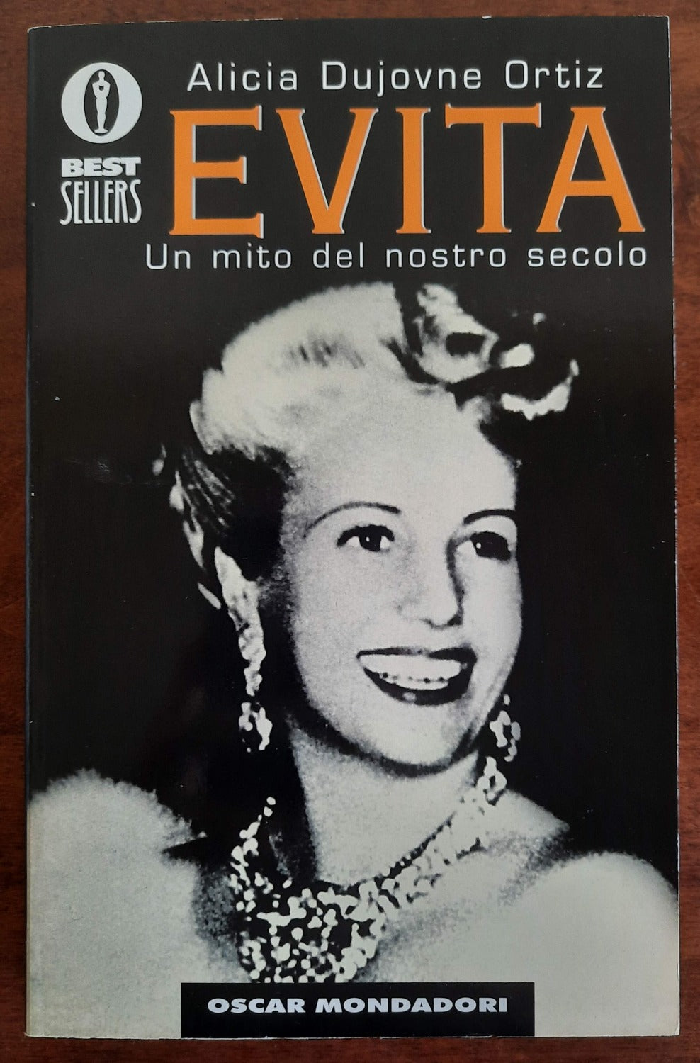 Evita. Un mito del nostro secolo - Libreria Biellese