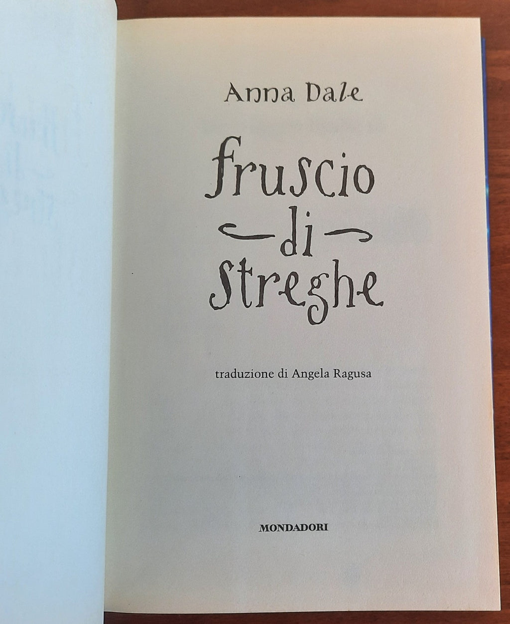 Fruscio di streghe - Mondadori - Libreria Biellese