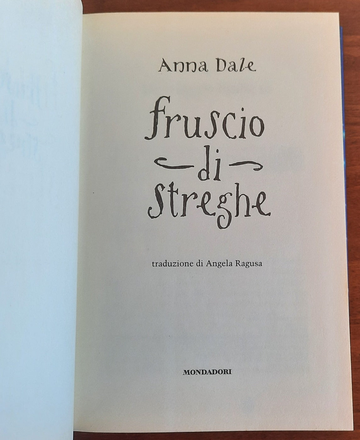 Fruscio di streghe - Mondadori - Libreria Biellese