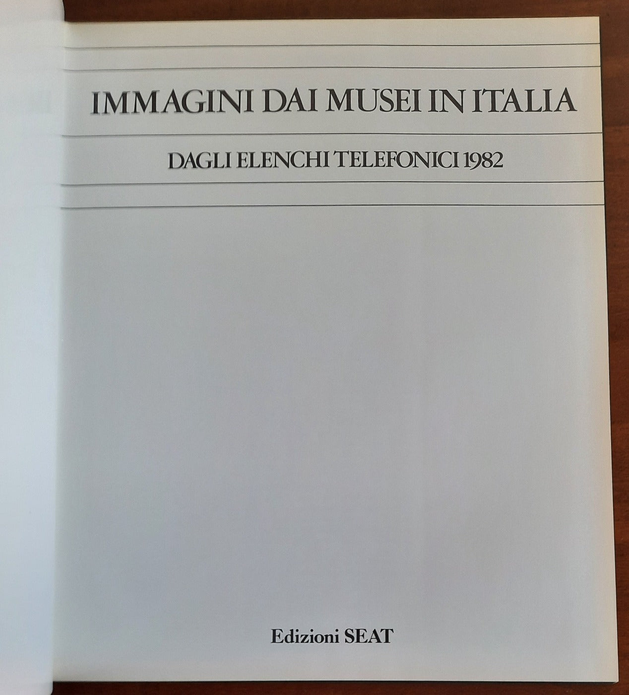 Immagini dai musei in Italia dagli elenchi telefonici 1982