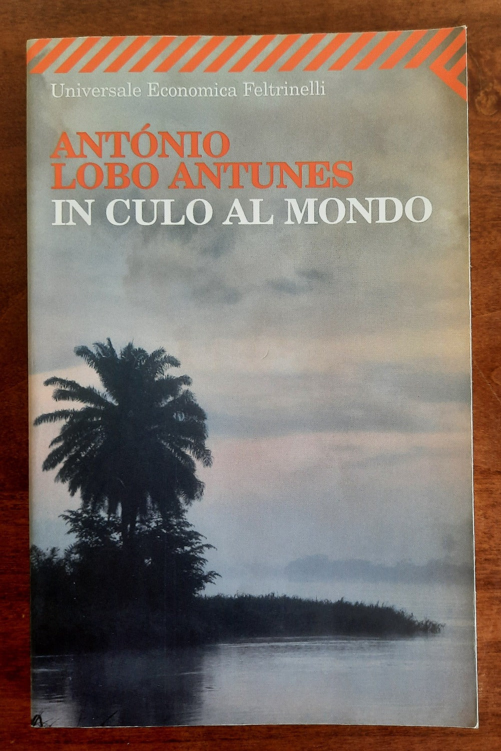 In culo al mondo - Feltrinelli - Libreria Biellese
