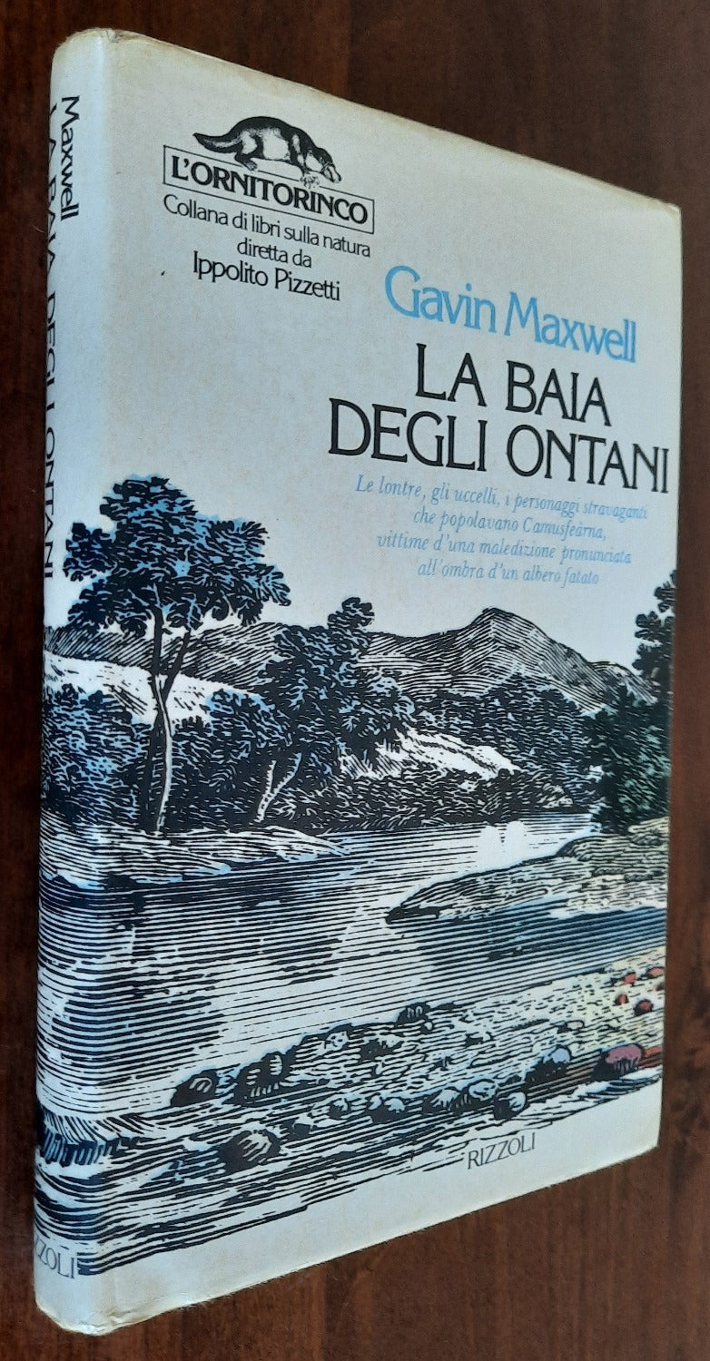 La baia degli ontani. Le lontre, gli uccelli, i personaggi che popolavano Camusfearna, vittime d’una maledizione pronunciata all’ombra d’un albero fatato - Libreria Biellese