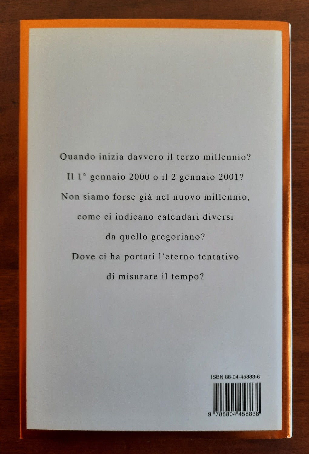 La truffa del tempo. Scienziati, santi e filosofi all’etrna ricerca di un orologio universale - Libreria Biellese