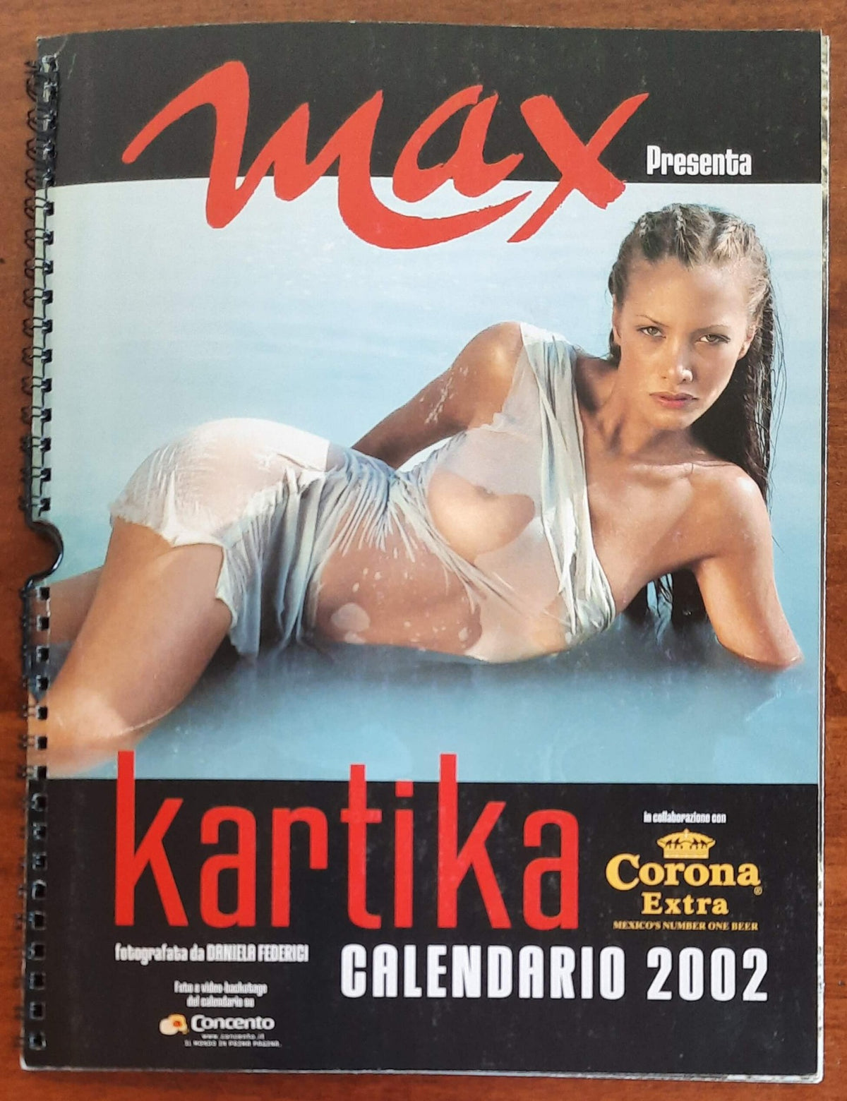 Max presenta Kartika Luyet CALENDARIO 2002 - Libreria Biellese