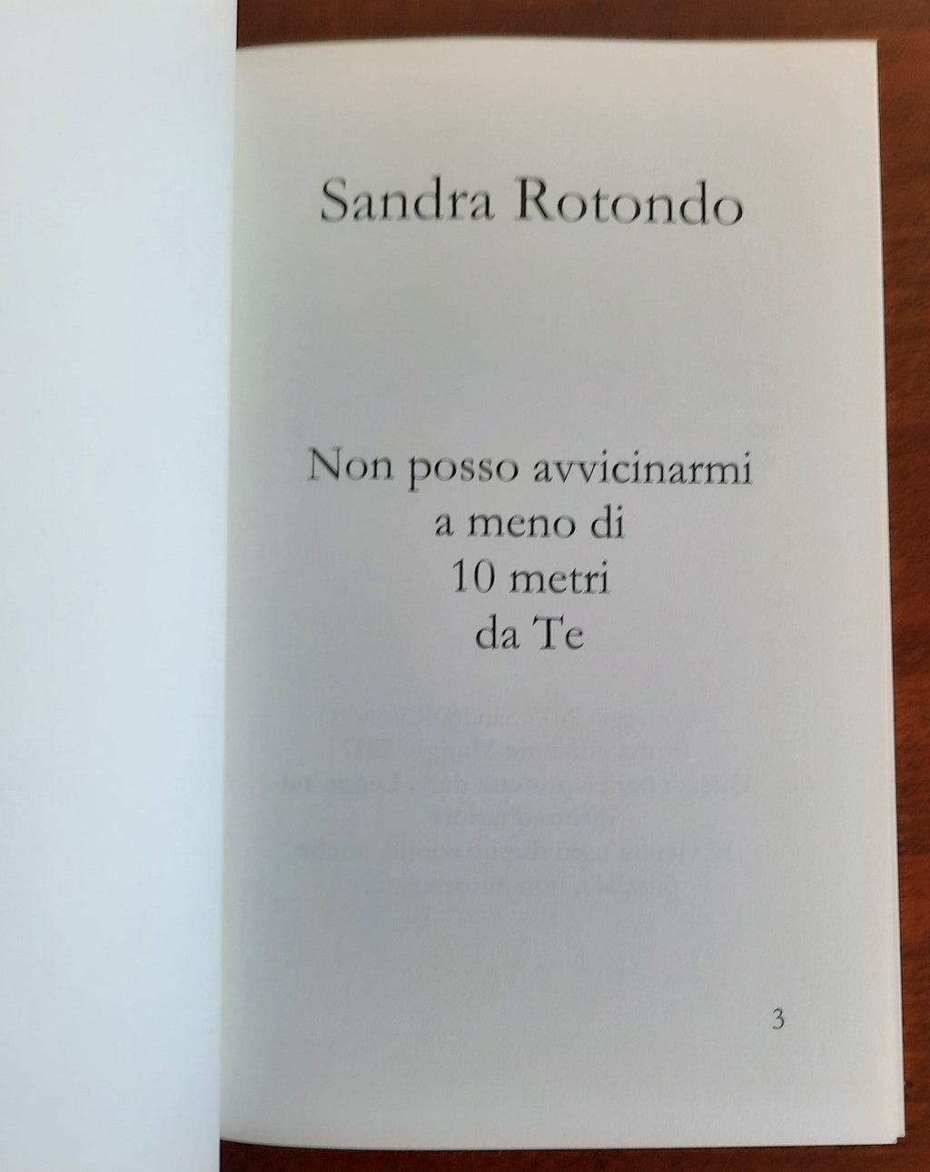 Non posso avvicinarmi a meno di 10 metri da te - Libreria Biellese