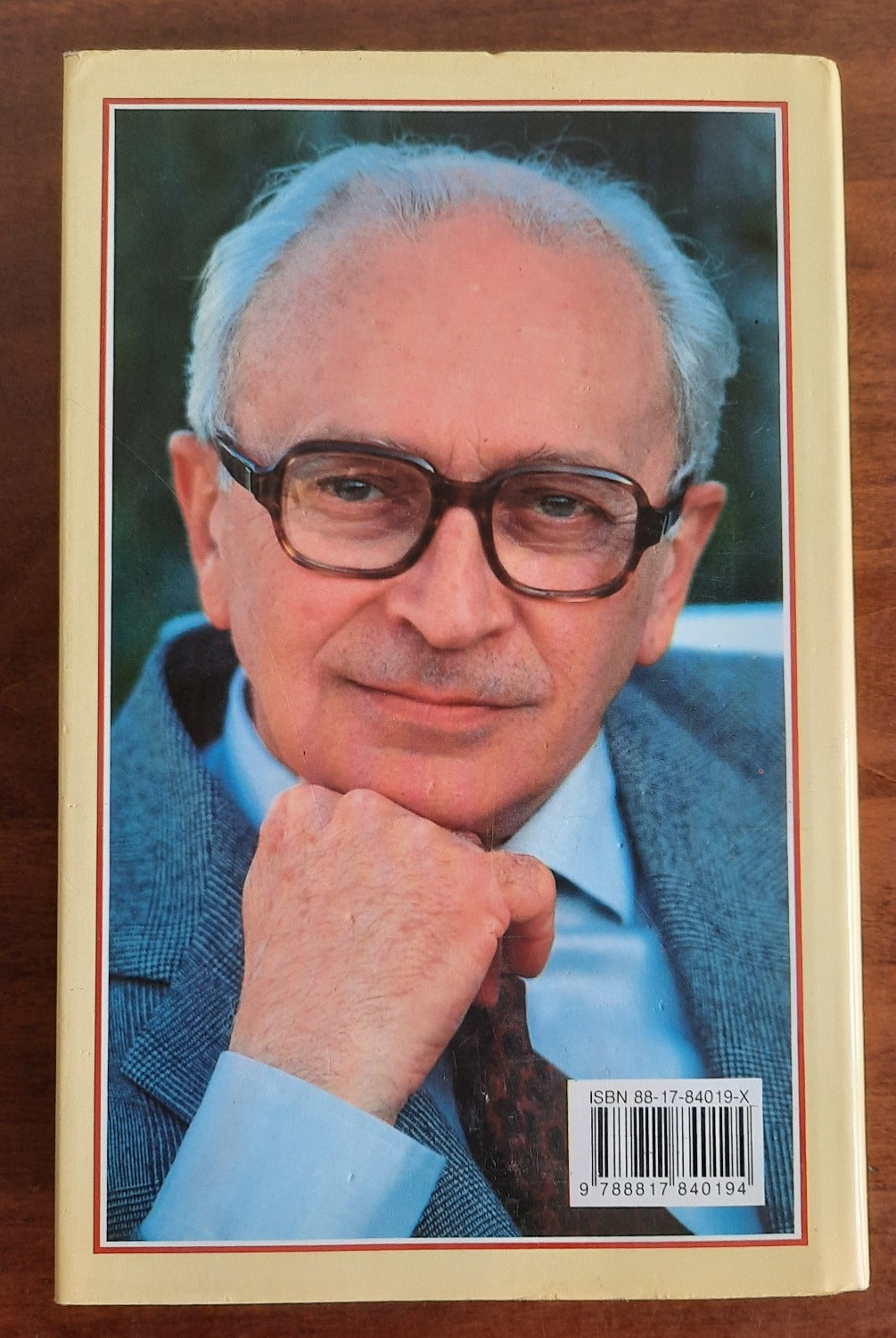 Tra est e ovest: cronache di un trentennio : 1960-1989 - Libreria Biellese