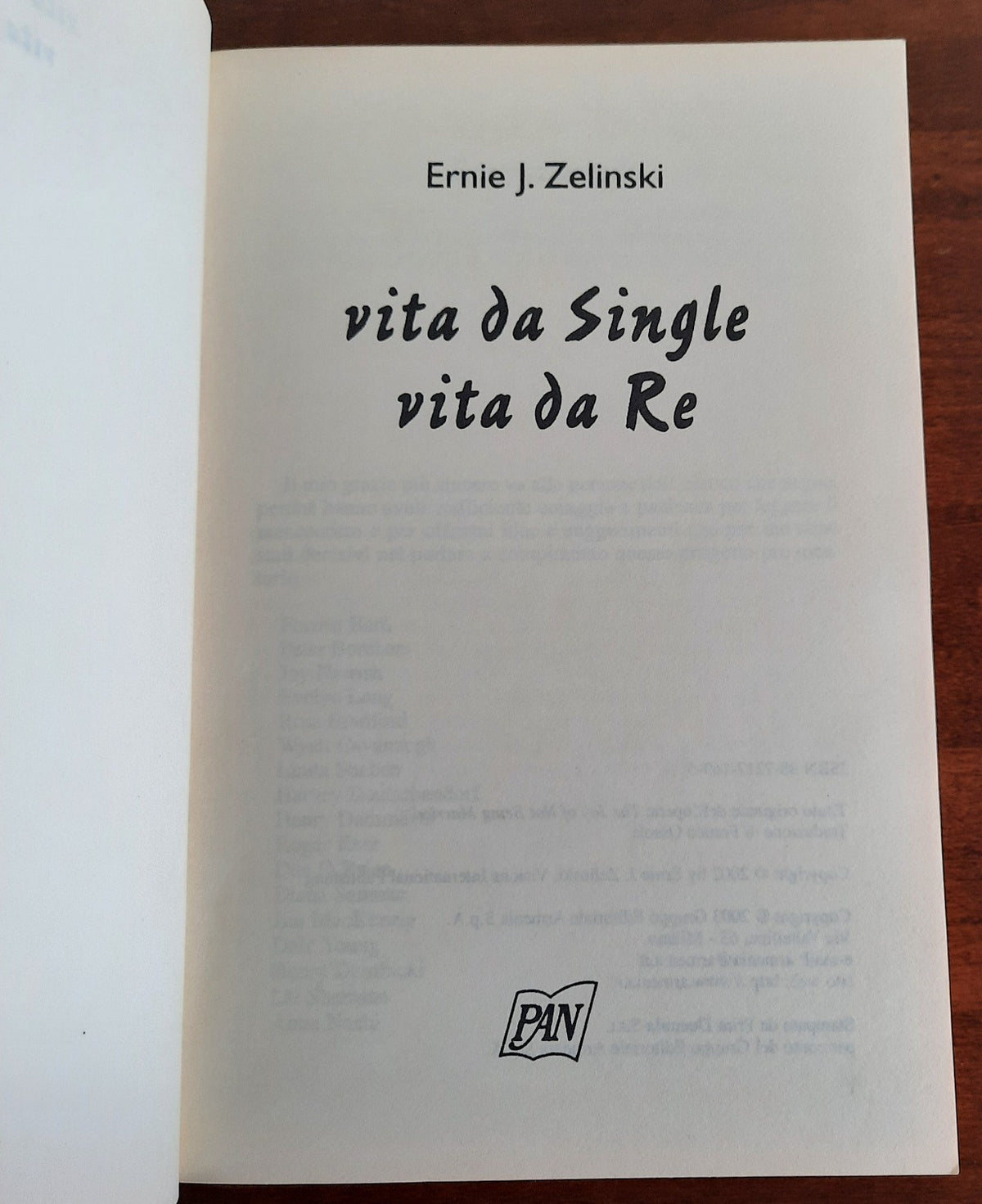 Vita da single, vita da re. Guida fondamentale per chi ha deciso di rinunciare al matrimonio e vivere felice - Libreria Biellese